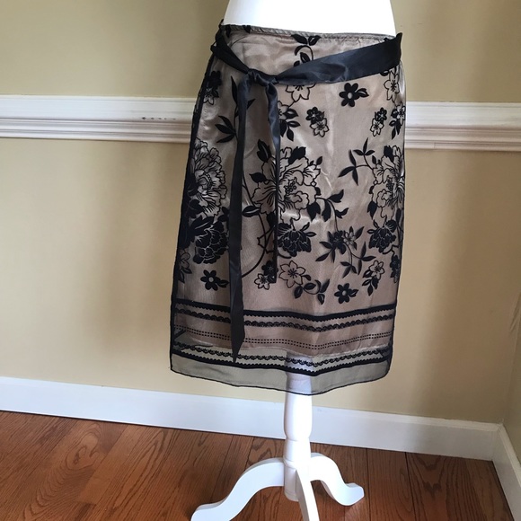 Heart Soul Floral Skirt - Picture 2 of 10